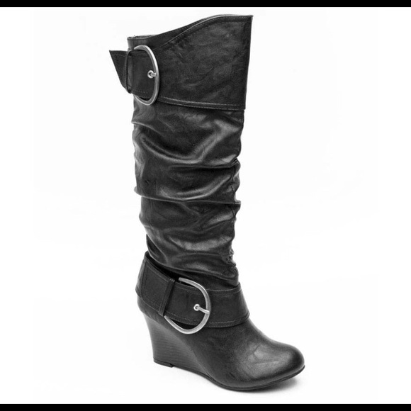 UNIONBAY Shoes - Black Buckled Winter Boots